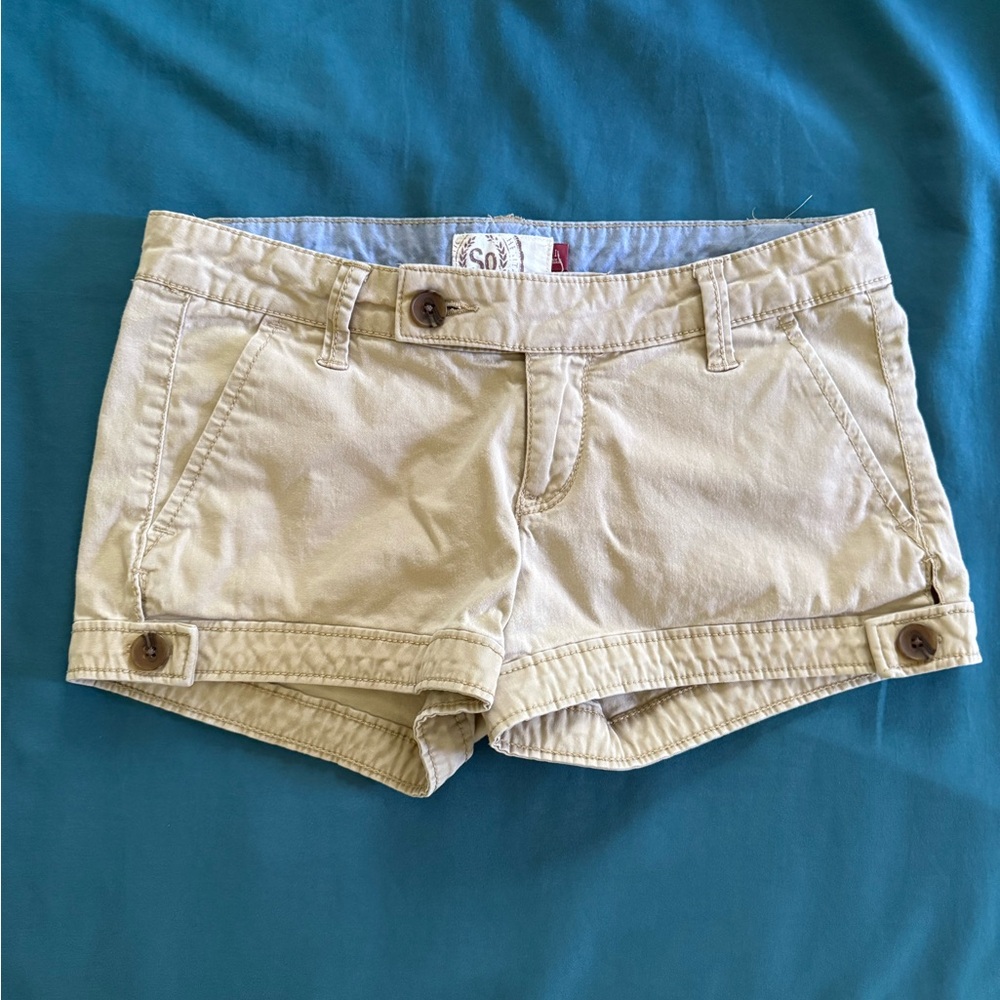 SO Tan Cargo Shorts with Classic Design